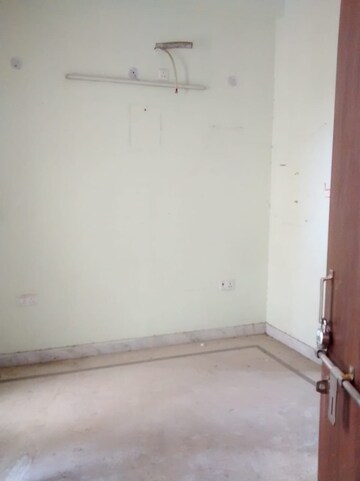 Room in 1 BHK Builder Floor at Sector 45 – for Rent
