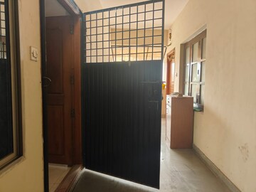 Room in 3 BHK Apartment at Apoorva Paradise, Ramamurthy Nagar – for Rent