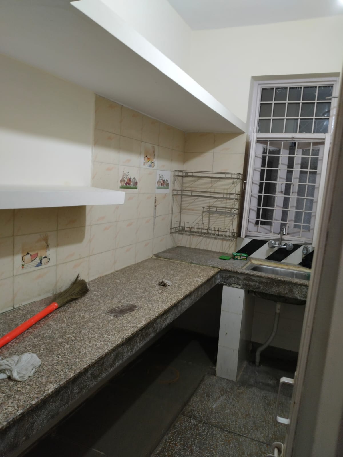 1 BHK + Pooja Room Builder Floor For Rent in Palam Vihar