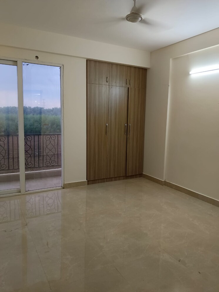 Room, signature-global-park-4-and-5 2 Bedroom 1022 Sq.Ft. Apartment In Sohna Sector 36 Gurgaon 8874863
