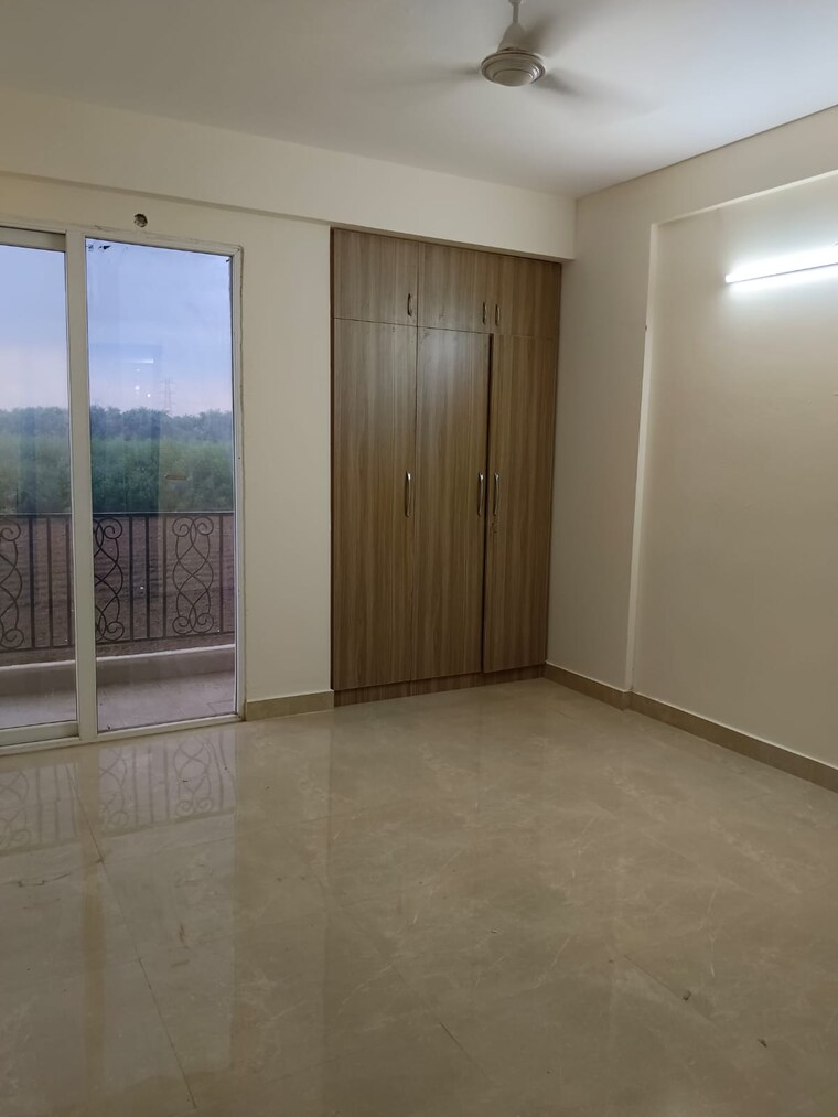 Room, signature-global-park-4-and-5 2 Bedroom 1022 Sq.Ft. Apartment In Sohna Sector 36 Gurgaon 8874863