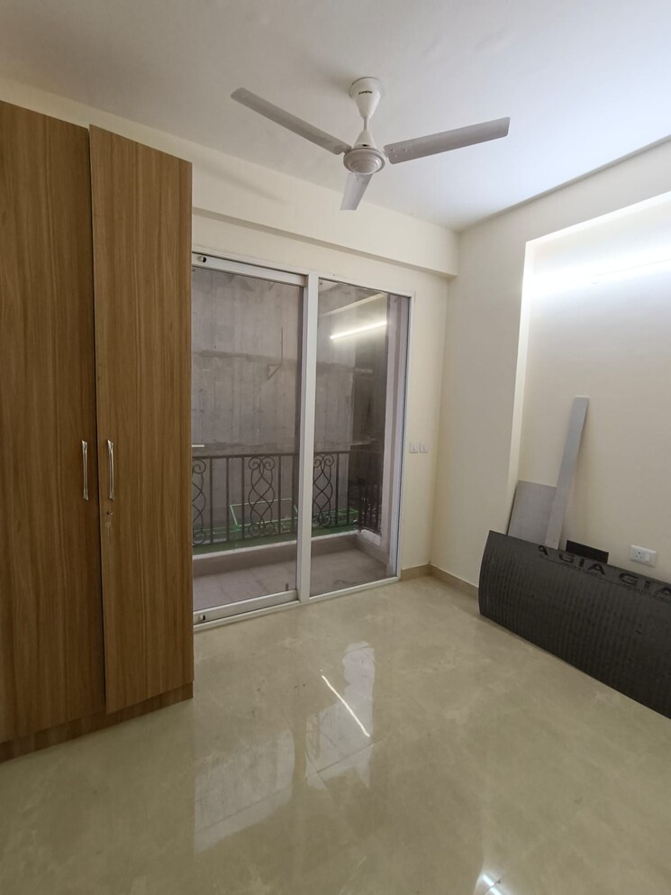 Room, signature-global-park-4-and-5 2 Bedroom 1022 Sq.Ft. Apartment In Sohna Sector 36 Gurgaon 8874863