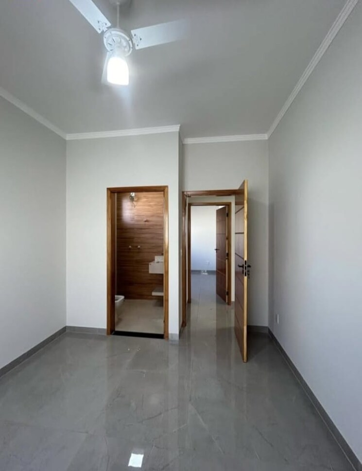 Room, sector 33 2.5 Bedroom 2070 Sq.Ft. Builder Floor In Sector 33 Faridabad 8874879