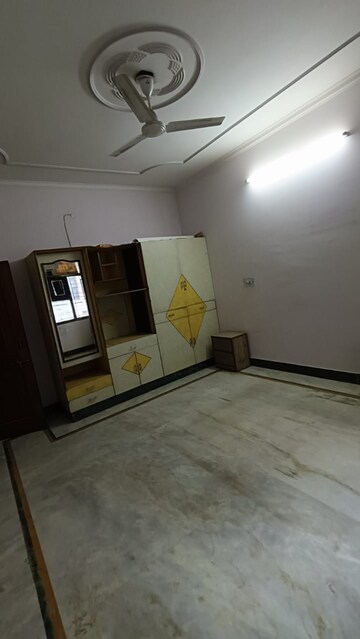 Room in 2 BHK Builder Floor at Sector 23a – for Rent