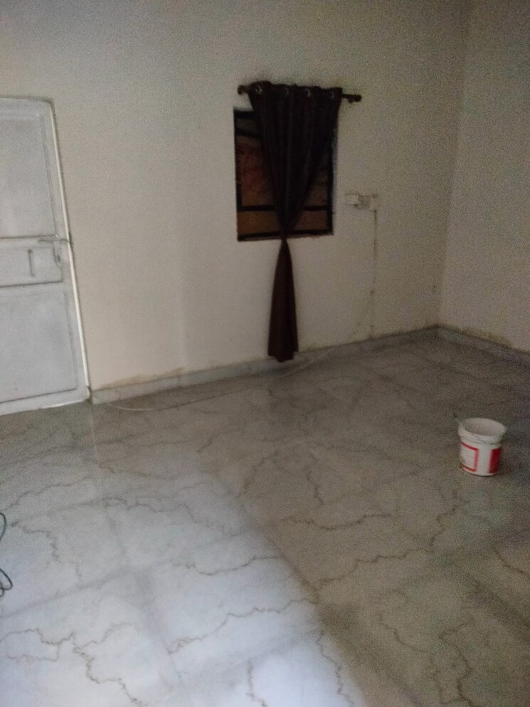 Room, sector 45 1 Bedroom 70 Sq.Yd. Builder Floor In Sector 45 Gurgaon 8874914