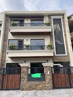 6+ BHK + Pooja Room 250 Sq.Yd. Independent House in Sector 38