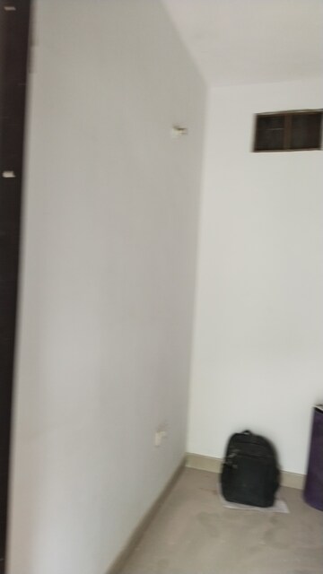 Room in 2 BHK Apartment at Sarita Vihar Pocket-C RWA, Sarita Vihar – for Rent