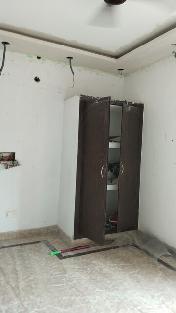 Room in 2 BHK Apartment at Sarita Vihar Pocket-C RWA, Sarita Vihar – for Rent