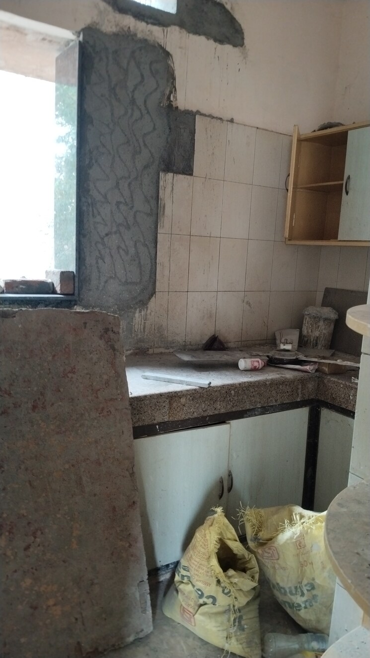 Kitchen, sarita-vihar-pocket-c-rwa 2 Bedroom 1100 Sq.Ft. Apartment In Sarita Vihar Delhi 8875028