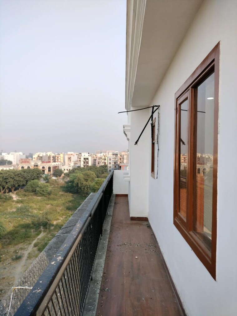 Balcony, mahavir enclave 3 Bedroom 100 Sq.Yd. Builder Floor In Mahavir Enclave Delhi 8874987