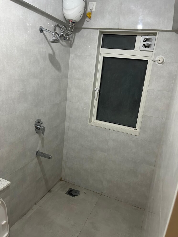 Bathroom, prabhadevi-chs 2 Bedroom 852 Sq.Ft. Apartment In Prabhadevi Mumbai 8875137