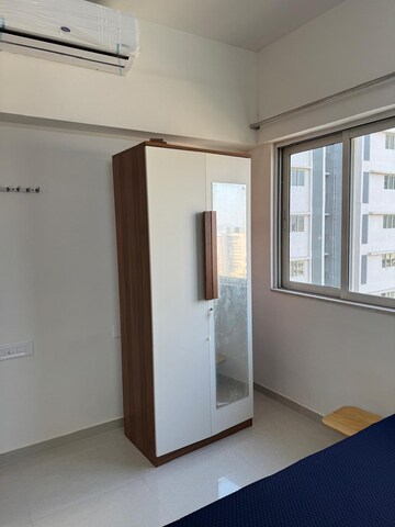 Room in 1 BHK Apartment at Omkar Signet, Malad East – for Rent