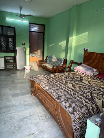 Bedroom in 1.5 BHK Builder Floor at Ashok Nagar – for Rent