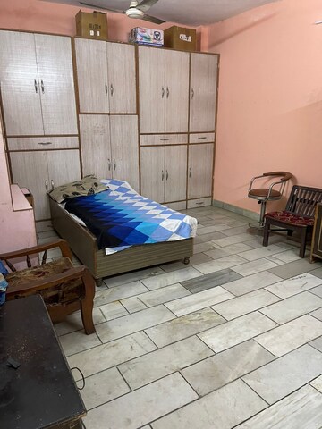 Bedroom in 1.5 BHK Builder Floor at Ashok Nagar – for Rent