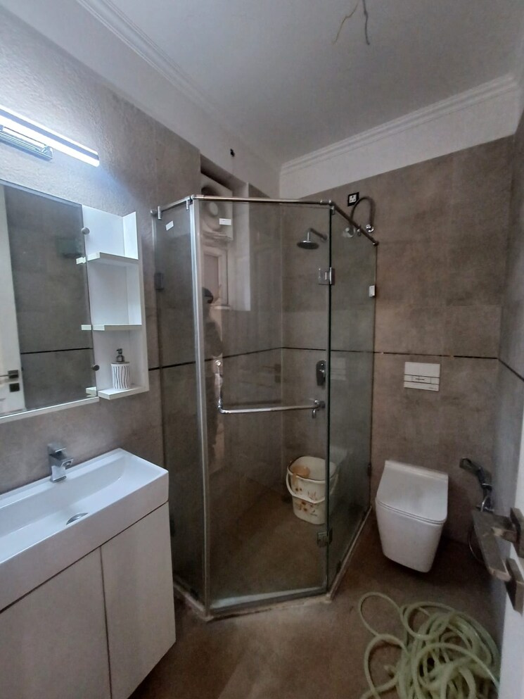 Bathroom, sector 23 3.5 Bedroom 1500 Sq.Ft. Villa In Sector 23 Gurgaon 8875113