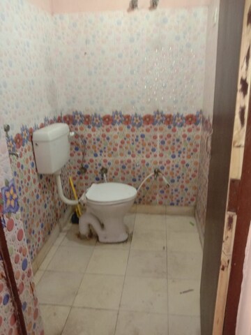 Bathroom in 2.5 BHK Builder Floor at Ashok Nagar – for Rent