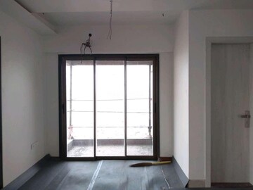 Room in 2 BHK Apartment at Neumec Shreeji Towers, Wadala East – for Sale