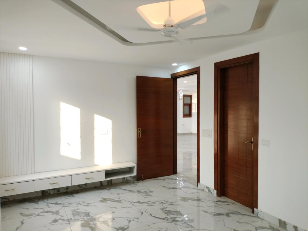 3 BHK + Pooja Room,Servant Room,Study Room,Extra Room Builder Floor For Sale in N G Realtors 