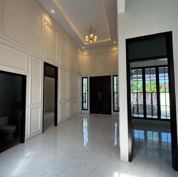Room in 3.5 BHK Builder Floor at Sector 33 – for Rent