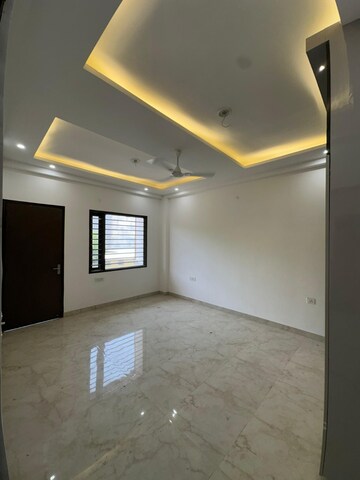 Room in 3 BHK Builder Floor at Avantika Colony – for Sale