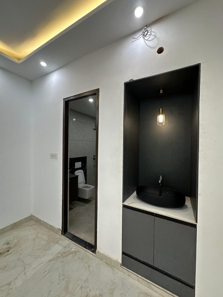 Room, avantika colony 3 Bedroom 240 Sq.Yd. Builder Floor In Avantika Colony Ghaziabad 8875213