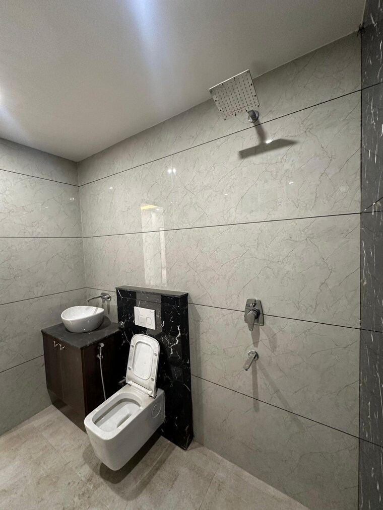 Bathroom, avantika colony 3 Bedroom 240 Sq.Yd. Builder Floor In Avantika Colony Ghaziabad 8875213