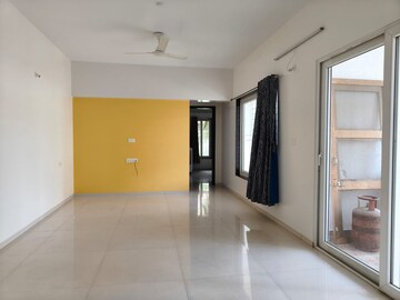 Room in 3 BHK Apartment at SRK Leelavati, Karve Road – for Sale