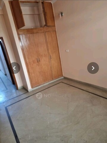 Furnished Amenities in 3 BHK Builder Floor at Sector 49 – for Rent