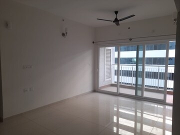 Room in 2.5 BHK Apartment at LnT Raintree Boulevard, Hebbal – for Rent