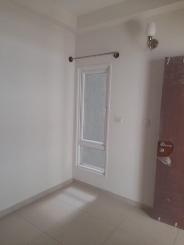 Room in 2.5 BHK Apartment at LnT Raintree Boulevard, Hebbal – for Rent