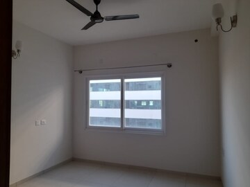 Room in 2.5 BHK Apartment at LnT Raintree Boulevard, Hebbal – for Rent