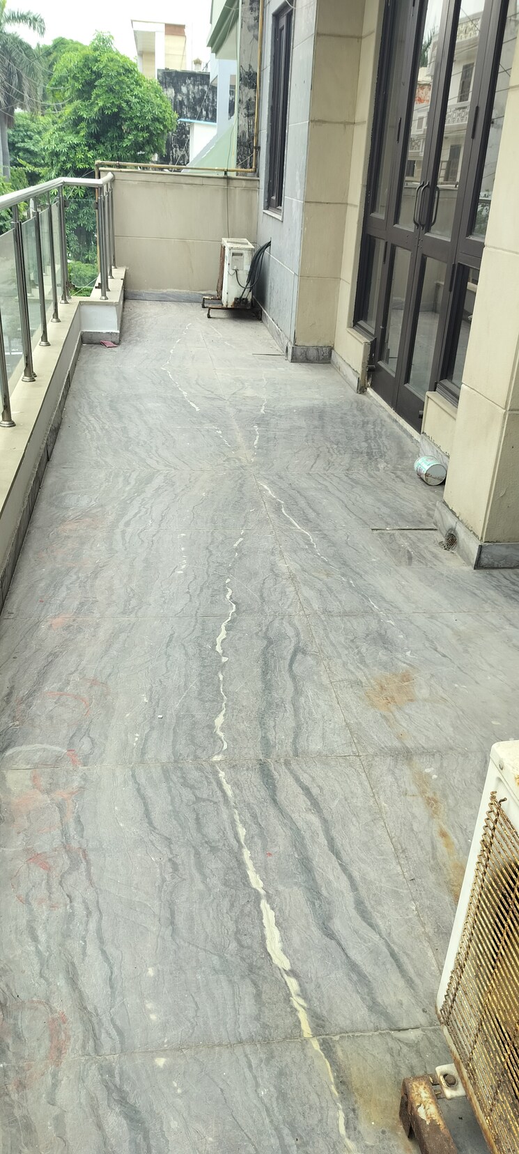 Balcony, rwa-apartments-sector-41 3 Bedroom 180 Sq.Mt. Independent House In Sector 41 Noida 8875282