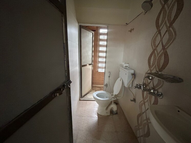 Bathroom, horizon-height 1 Bedroom 450 Sq.Ft. Apartment In Kasarvadavali Thane 8875286