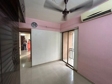 Room in 1 BHK Apartment at Horizon Height, Kasarvadavali – for Rent