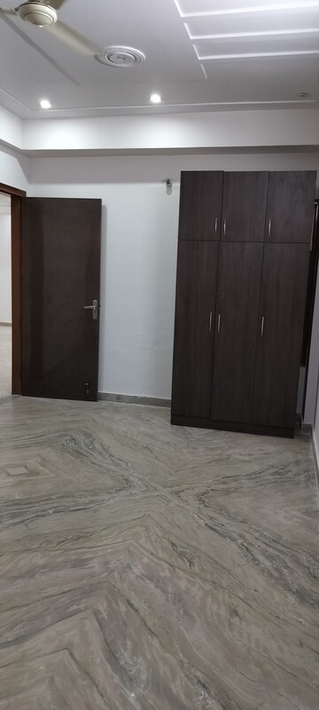 Room in 4 BHK Independent House at RWA Apartments Sector 45, Sector 45 – for Rent