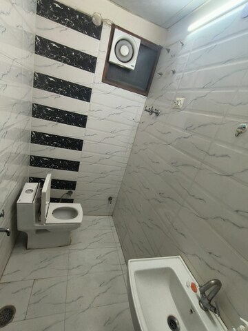 Master Bedroom in 1 BHK Builder Floor at Sector 2a Vasundhara – for Rent