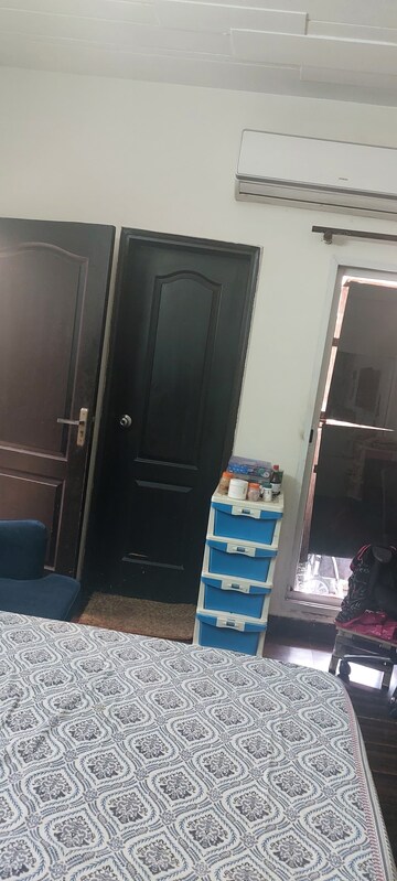 Furnished Amenities in 3 BHK Apartment at Paramount Floraville, Sector 137 – for Sale