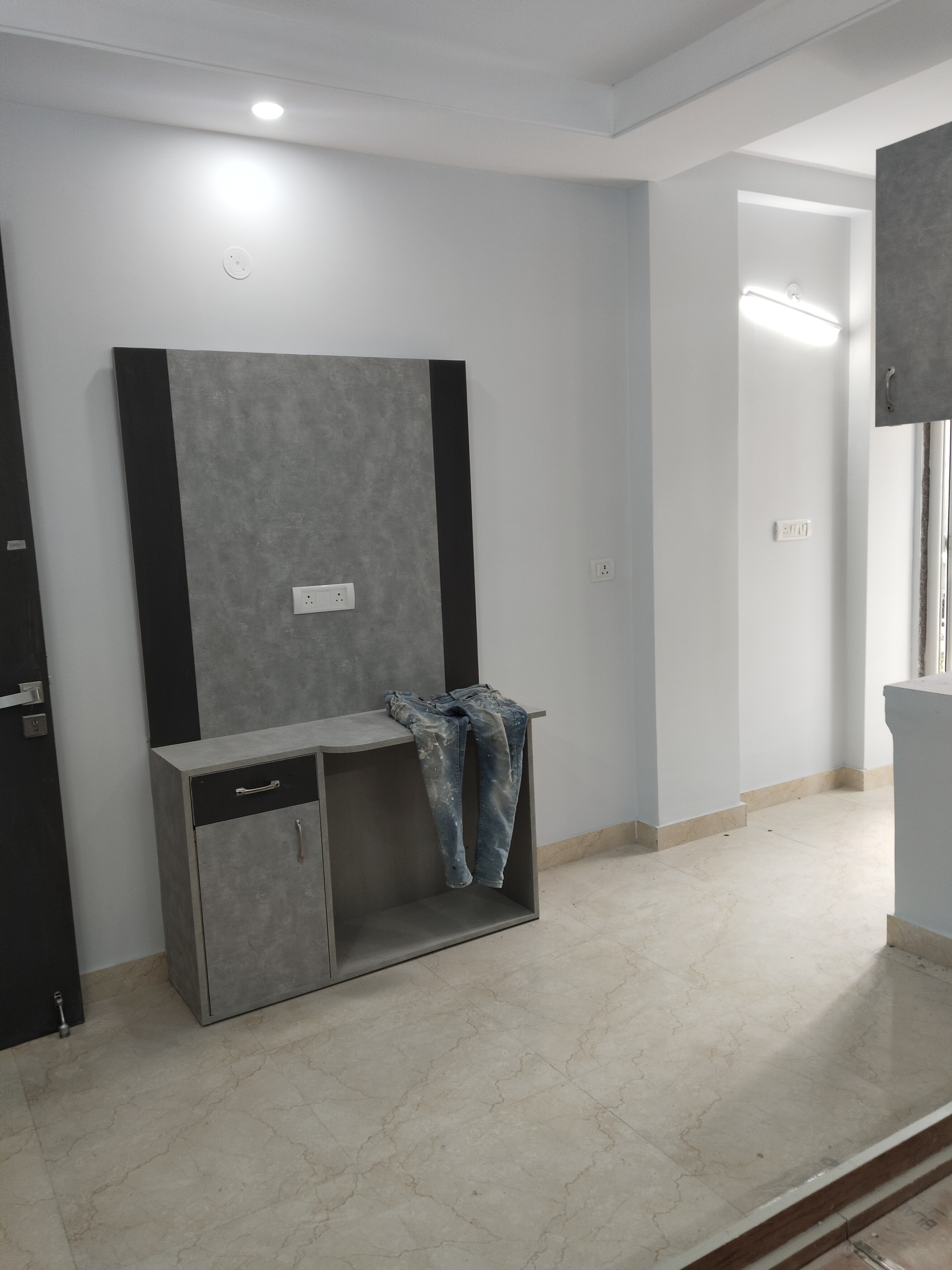 1 RkBuilder Floor For Rent in Buildor Floor 