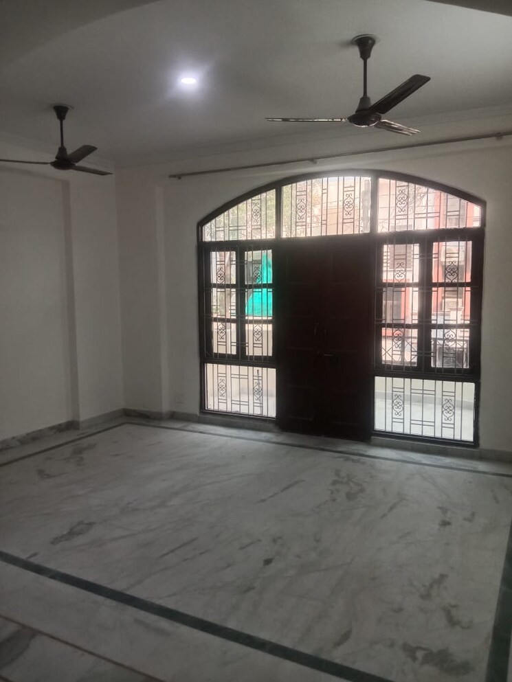 Room, rwa-apartments-sector-47 3 Bedroom 200 Sq.Ft. Independent House In Sector 47 Noida 8875414