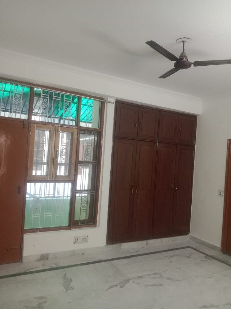 Room, rwa-apartments-sector-47 3 Bedroom 200 Sq.Ft. Independent House In Sector 47 Noida 8875414