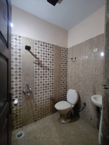 Master Bedroom in 2 BHK Builder Floor at Vasundhara Sector 3 – for Rent