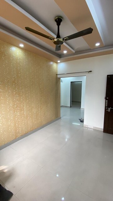 Room in 2 BHK Builder Floor at Vasundhara Sector 3 – for Rent