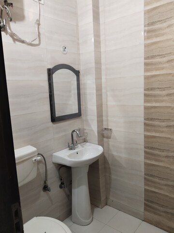 Bathroom in 1 RK Builder Floor at Sector 54 – for Rent