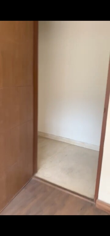 Room in 3.5 BHK Apartment at Puri Anand Villas Phase II, Sector 81 – for Rent