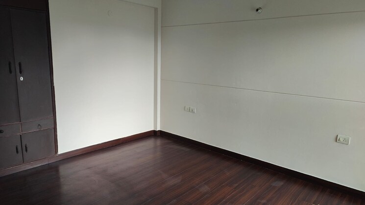 Room, gulshan-vivante 2.5 Bedroom 1220 Sq.Ft. Apartment In Sector 137 Noida 8875435