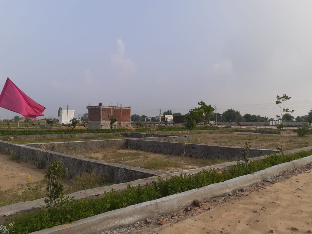 Plot For Sale in Sector 64