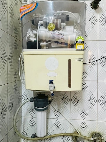 Bathroom in 2.5 BHK Apartment at Amrapali Golf Homes, Sector 4 Greater Noida – for Rent