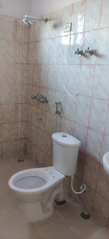 Bathroom in 2 BHK Independent House at Gomti Nagar – for Rent