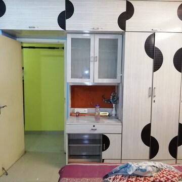 Master Bedroom in 2 BHK Apartment at Dosti Lotus, Wadala – for Rent
