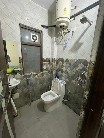 Master Bedroom in 1 RK Builder Floor at Sushant Lok I – for Rent
